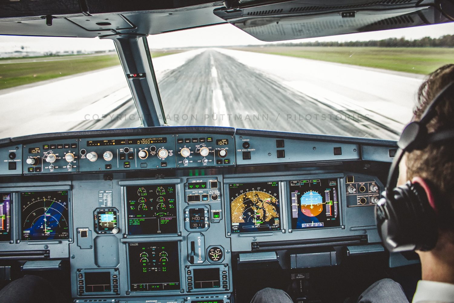 airbus a320 cockpit tour